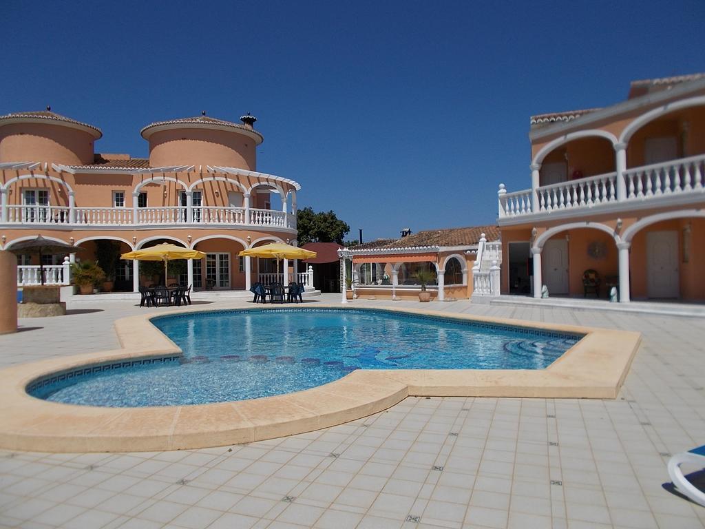 Pension Los Caballos Эльс-Поблетс Экстерьер фото