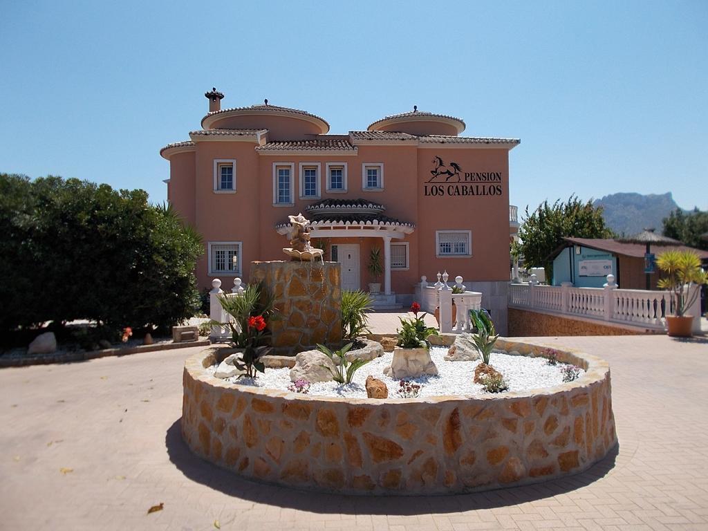 Pension Los Caballos Эльс-Поблетс Экстерьер фото