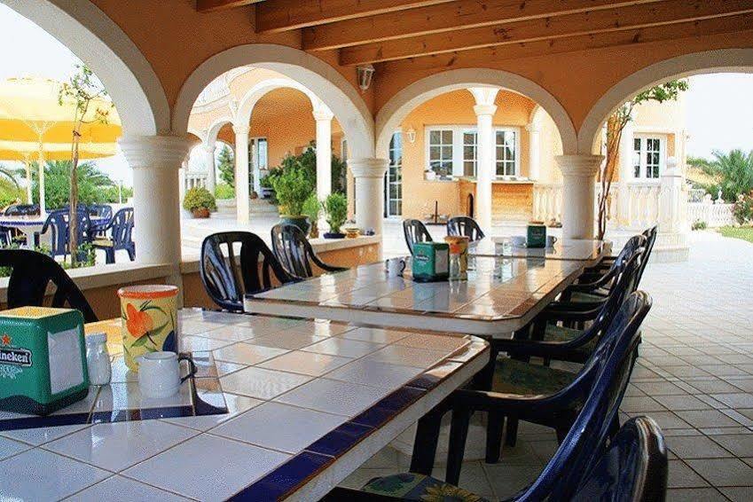 Pension Los Caballos Эльс-Поблетс Экстерьер фото